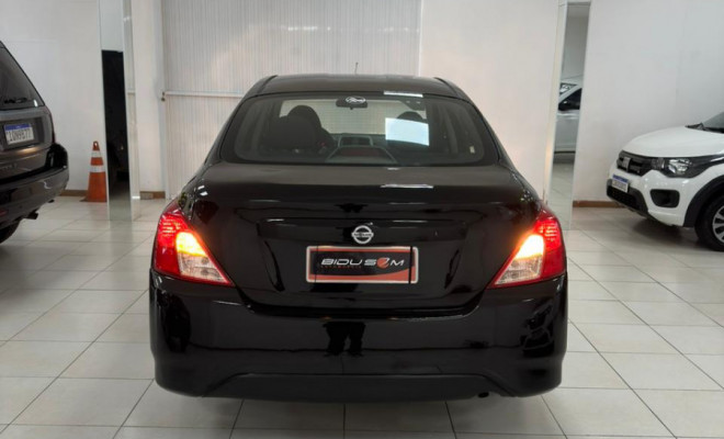 Nissan VERSA 1.0 12V FlexStart 4p Mec. 2017 Flex-13