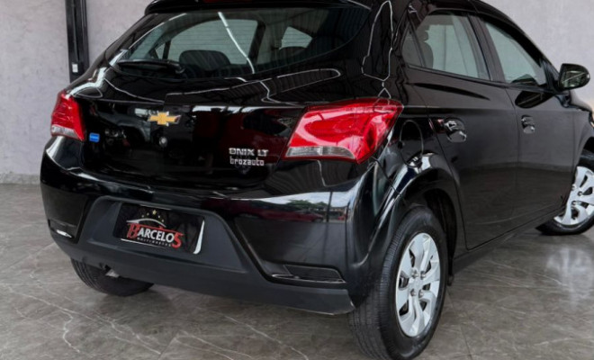 GM - Chevrolet ONIX HATCH LT 1.0 8V FlexPower 5p Mec. 2017 Flex-12