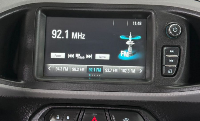 GM - Chevrolet ONIX HATCH LT 1.0 8V FlexPower 5p Mec. 2017 Flex-21