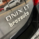GM - Chevrolet ONIX HATCH LT 1.0 8V FlexPower 5p Mec. 2017 Flex-29