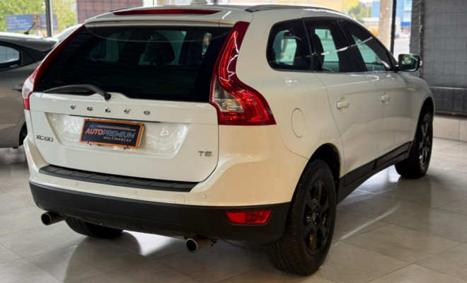 Volvo XC 60 2.0 T5  5p 2012 Flex-11