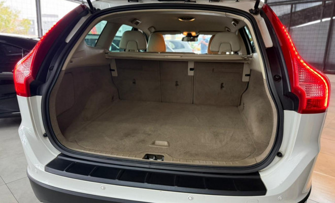 Volvo XC 60 2.0 T5  5p 2012 Flex-6