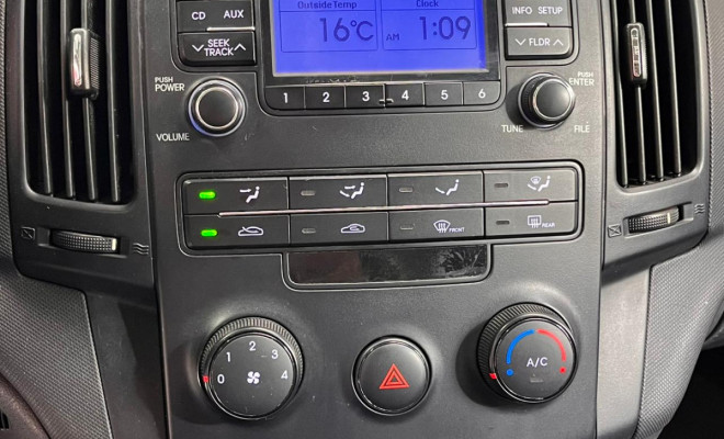 Hyundai i30 2.0 16V 145cv 5p Aut. 2012 Gasolina-14