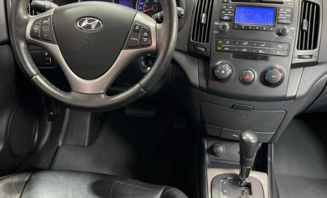 Hyundai i30 2.0 16V 145cv 5p Aut. 2012 Gasolina-6