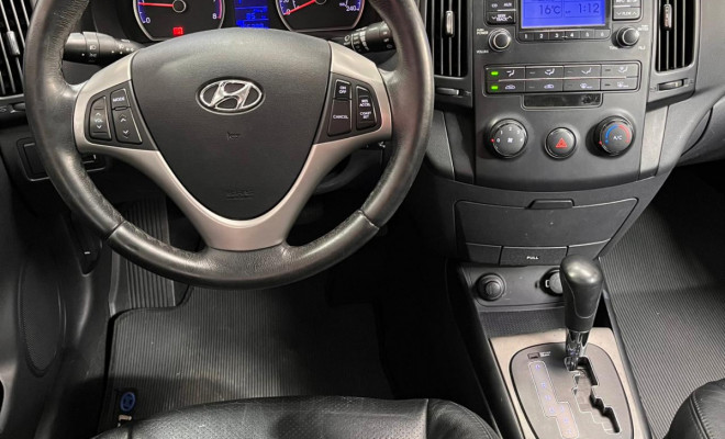 Hyundai i30 2.0 16V 145cv 5p Aut. 2012 Gasolina-8