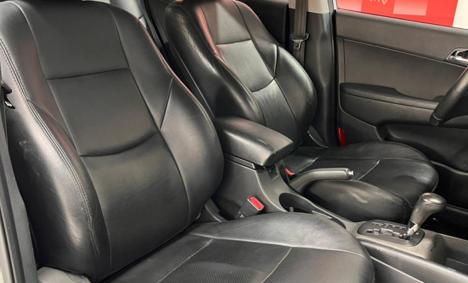 Hyundai i30 2.0 16V 145cv 5p Aut. 2012 Gasolina-11