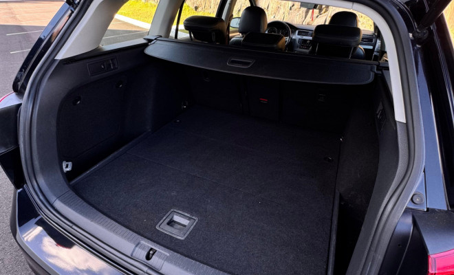 VW - VolksWagen Golf Variant Comfortline 1.4 TSI  Aut. 2016 Gasolina-9