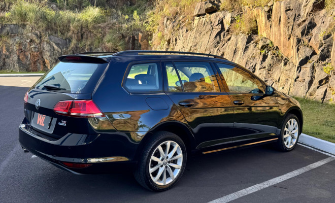 VW - VolksWagen Golf Variant Comfortline 1.4 TSI  Aut. 2016 Gasolina-11