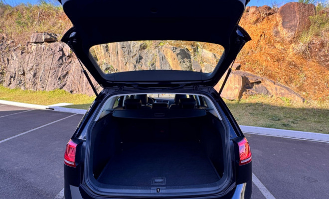 VW - VolksWagen Golf Variant Comfortline 1.4 TSI  Aut. 2016 Gasolina-12