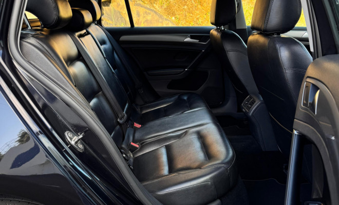 VW - VolksWagen Golf Variant Comfortline 1.4 TSI  Aut. 2016 Gasolina-8