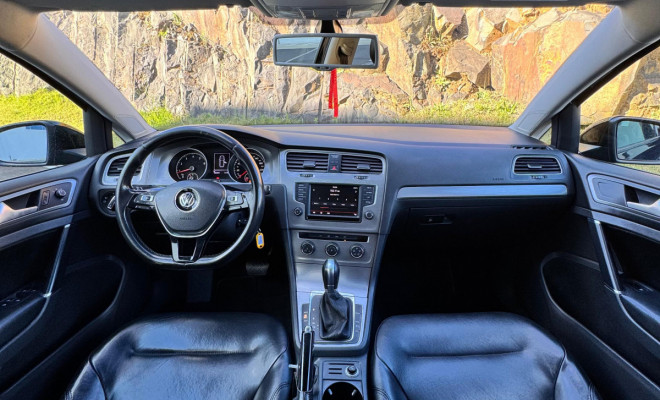 VW - VolksWagen Golf Variant Comfortline 1.4 TSI  Aut. 2016 Gasolina-2