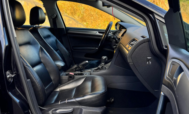 VW - VolksWagen Golf Variant Comfortline 1.4 TSI  Aut. 2016 Gasolina-7