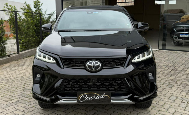 Toyota Hilux SW4 Diamond 2.8 TB 4x4 Die. Aut. 2023 Diesel-3