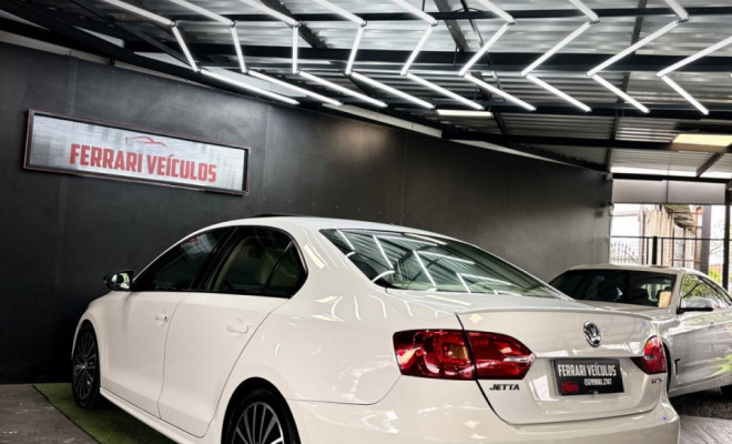 VW - VolksWagen JETTA Highline 2.0 TSI 16V 4p Tiptronic 2013 Gasolina-13