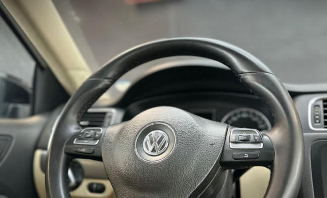 VW - VolksWagen JETTA Highline 2.0 TSI 16V 4p Tiptronic 2013 Gasolina-3