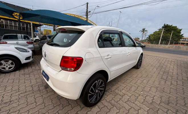 VW - VolksWagen Gol (novo) 1.0 Mi Total Flex 8V 4p 2014 Flex-8