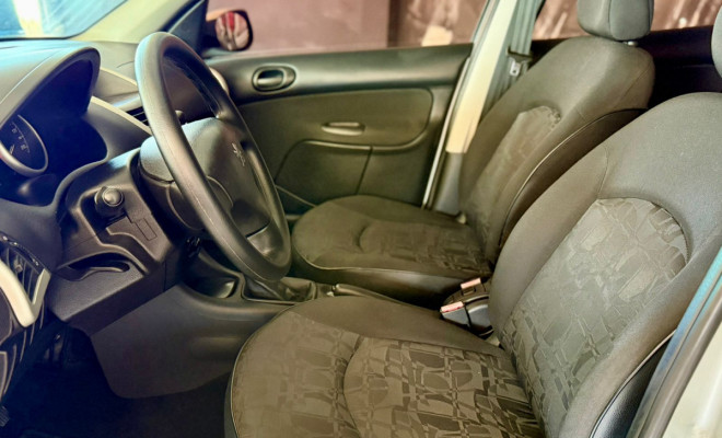 Peugeot 207 XR 1.4 Flex 8V 5p 2010 Flex-0