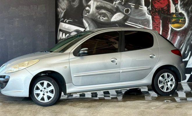 Peugeot 207 XR 1.4 Flex 8V 5p 2010 Flex