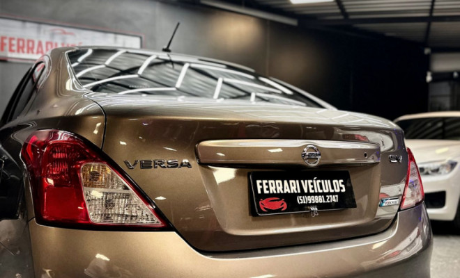 Nissan VERSA SV 1.6 16V Flex Fuel 4p Mec. 2014 Flex-6