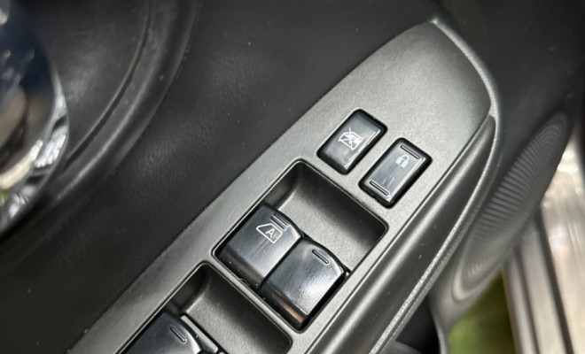 Nissan VERSA SV 1.6 16V Flex Fuel 4p Mec. 2014 Flex-5