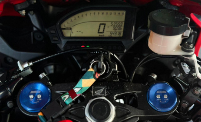 HONDA CBR 1000 RR Fireblade 2012 Gasolina-2