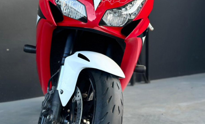 HONDA CBR 1000 RR Fireblade 2012 Gasolina-5