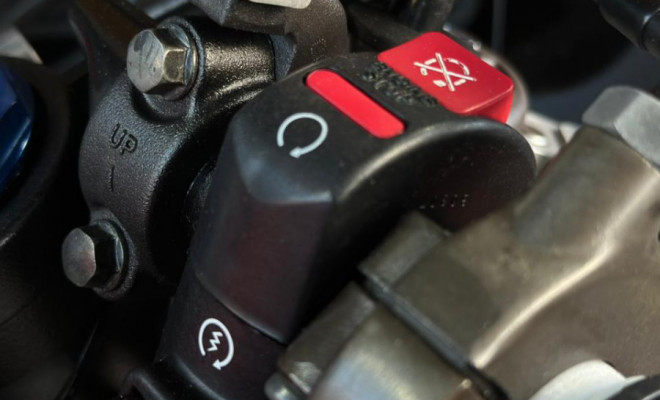 HONDA CBR 1000 RR Fireblade 2012 Gasolina-8