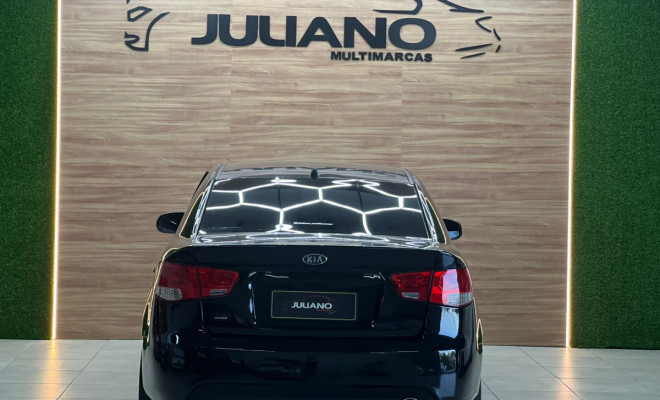 (REPASSE ) Kia Motors Cerato 1.6 16V Mec. 2011 Flex-13