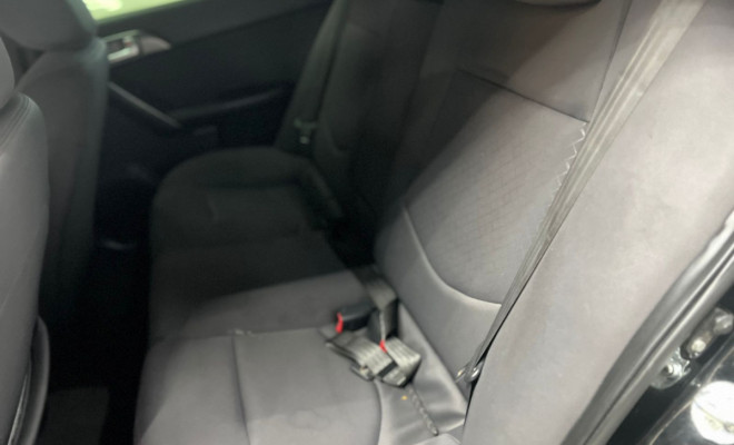 (REPASSE ) Kia Motors Cerato 1.6 16V Mec. 2011 Flex-9