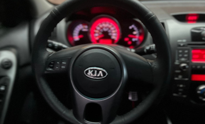 (REPASSE ) Kia Motors Cerato 1.6 16V Mec. 2011 Flex-7