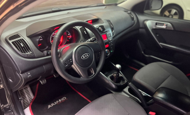 (REPASSE ) Kia Motors Cerato 1.6 16V Mec. 2011 Flex-3