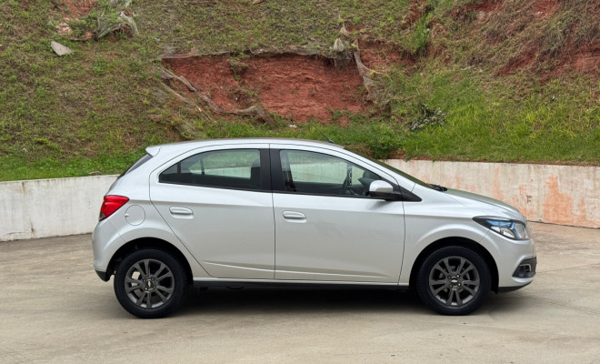 ONIX LTZ 1.4 2015 | Topo de Linha com Baixa KM!-11