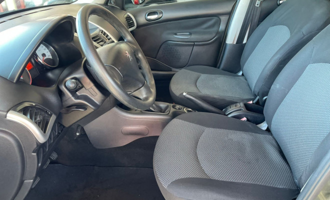 Peugeot 207 Sedan Passion XR 1.4 Flex 8V 4p 2013 Flex-9