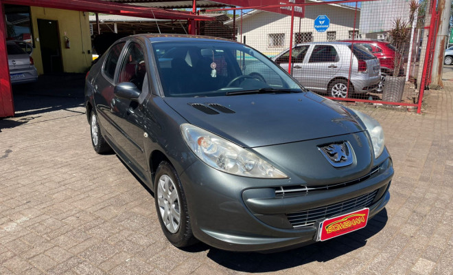 Peugeot 207 Sedan Passion XR 1.4 Flex 8V 4p 2013 Flex-6