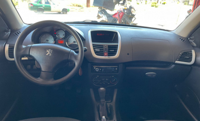 Peugeot 207 Sedan Passion XR 1.4 Flex 8V 4p 2013 Flex-8