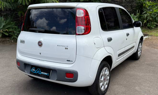 Fiat UNO ATTRACTI. Celeb.1.4 EVO F.Flex 8V 4p 2011 Flex-12