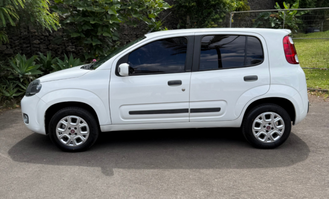 Fiat UNO ATTRACTI. Celeb.1.4 EVO F.Flex 8V 4p 2011 Flex-9