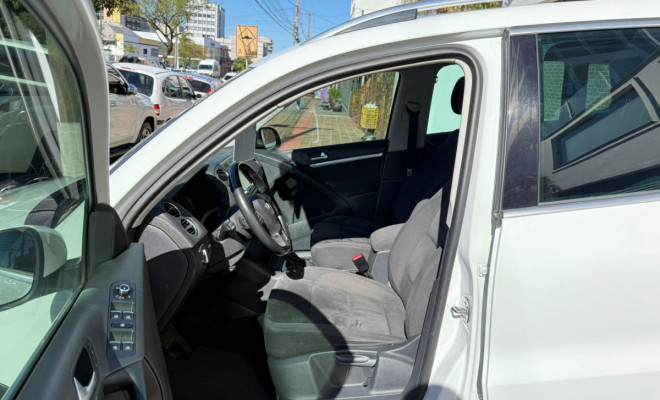 VW - VolksWagen TIGUAN 2.0 TSI 16V 200cv Tiptronic 5p 2014 Gasolina-6