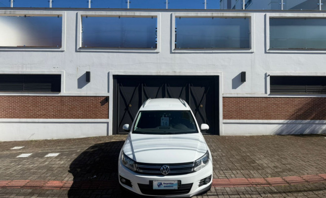 VW - VolksWagen TIGUAN 2.0 TSI 16V 200cv Tiptronic 5p 2014 Gasolina