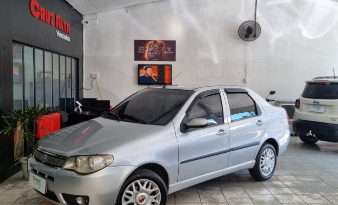 Fiat Siena HLX 1.8 mpi Flex 8V 4p 2005 Gasolina