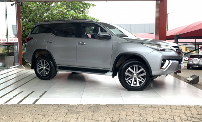 Toyota Hilux CD SRX 4x4 2.8 TDI 16V Diesel Aut. 2018 Diesel-1