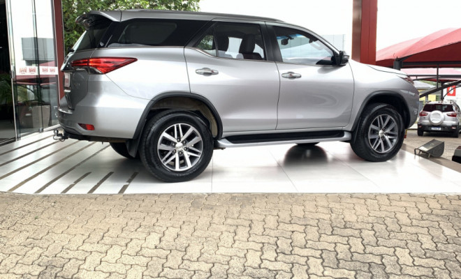 Toyota Hilux CD SRX 4x4 2.8 TDI 16V Diesel Aut. 2018 Diesel-2