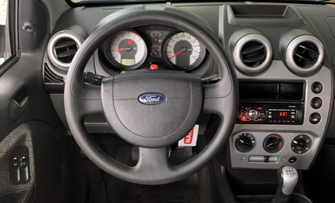 Ford Fiesta Sed. 1.6 8V Flex 4p 2010 Flex-6