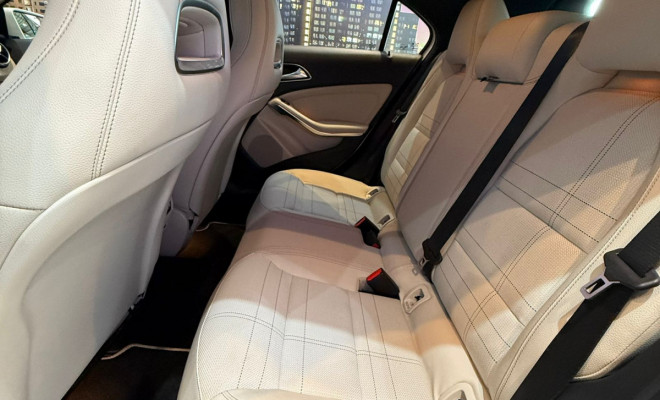 Mercedes-Benz Classe A 200 1.6 TB 16V Style 156cv Aut. 2014 Gasolina-9