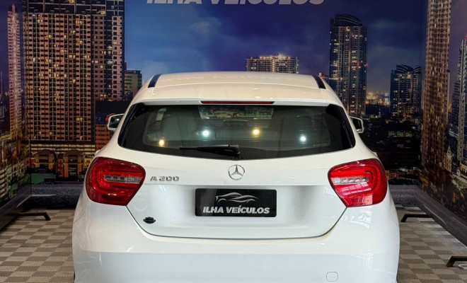 Mercedes-Benz Classe A 200 1.6 TB 16V Style 156cv Aut. 2014 Gasolina-11