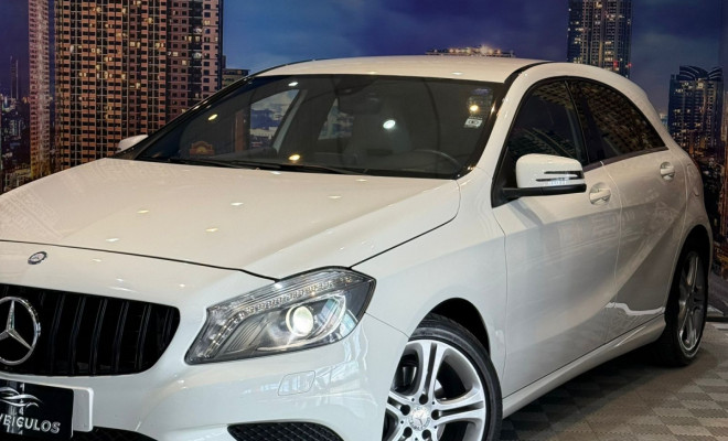 Mercedes-Benz Classe A 200 1.6 TB 16V Style 156cv Aut. 2014 Gasolina-0