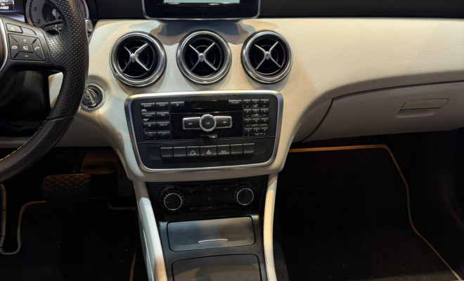 Mercedes-Benz Classe A 200 1.6 TB 16V Style 156cv Aut. 2014 Gasolina-7