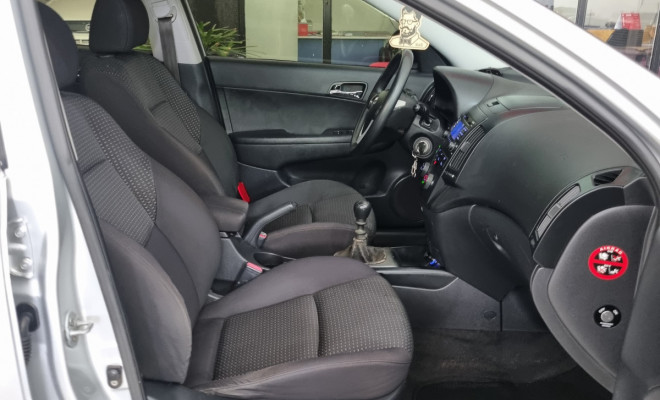 Hyundai i30 2.0 16V 145cv 5p Mec. 2010 Flex-5