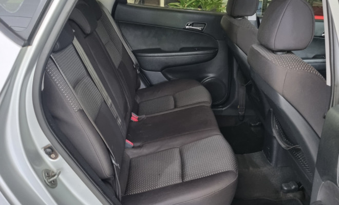 Hyundai i30 2.0 16V 145cv 5p Mec. 2010 Flex-9