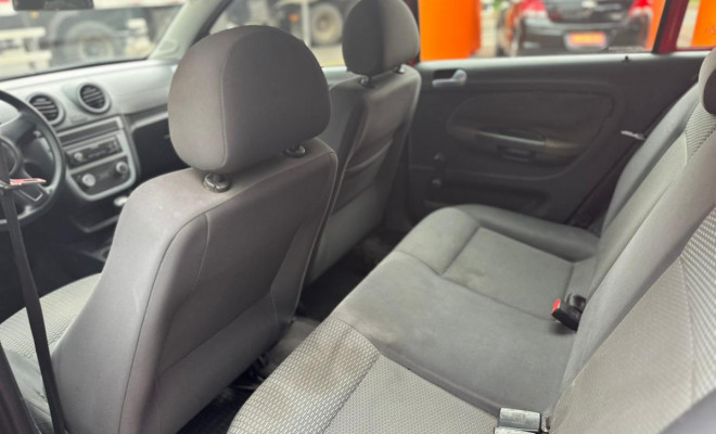 VW - VolksWagen Gol (novo) 1.0 Mi Total Flex 8V 4p 2011 Flex-8